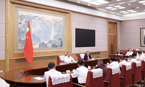 这场总理座谈会上的8位“座上宾	”，分别是谁？